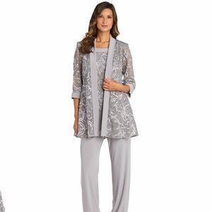 R & M Richards Two-Piece Soutachet and Tank pantsuit w necklace